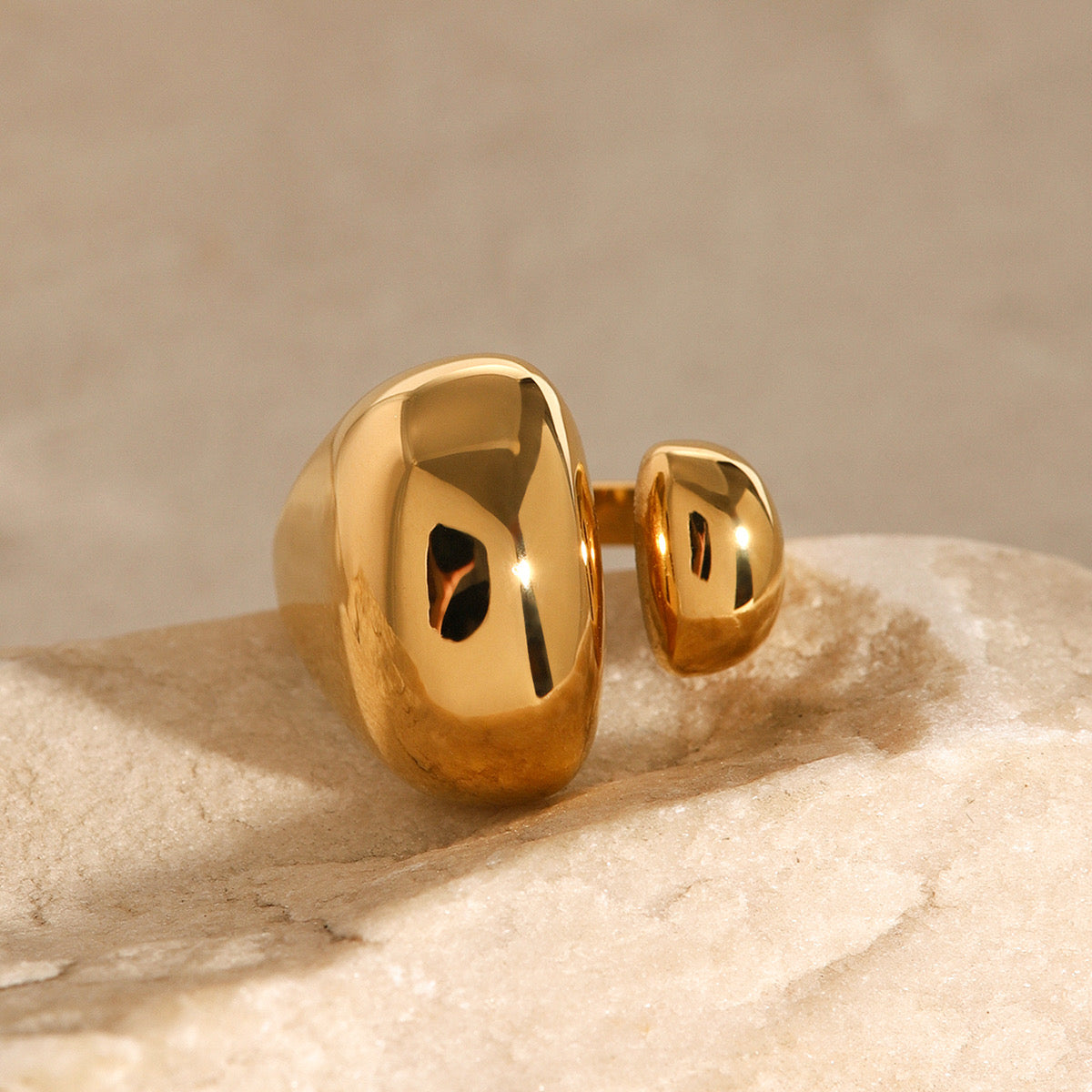 Becket Ring