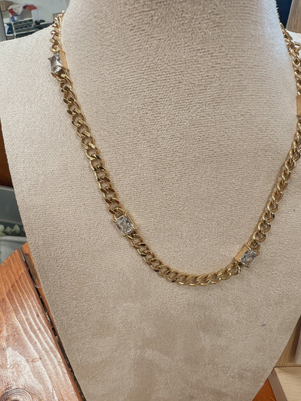 Mo Necklace