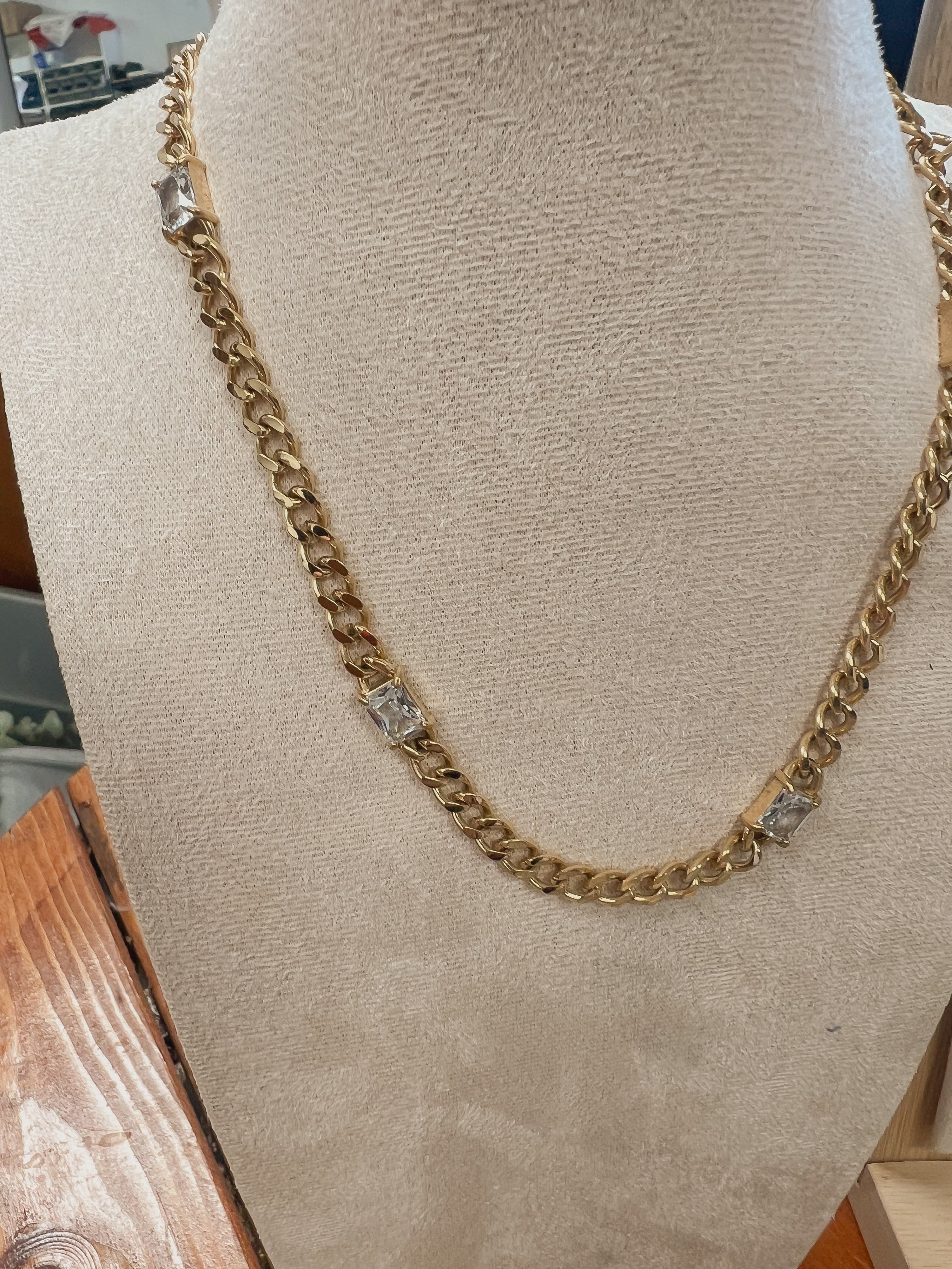 Mo Necklace